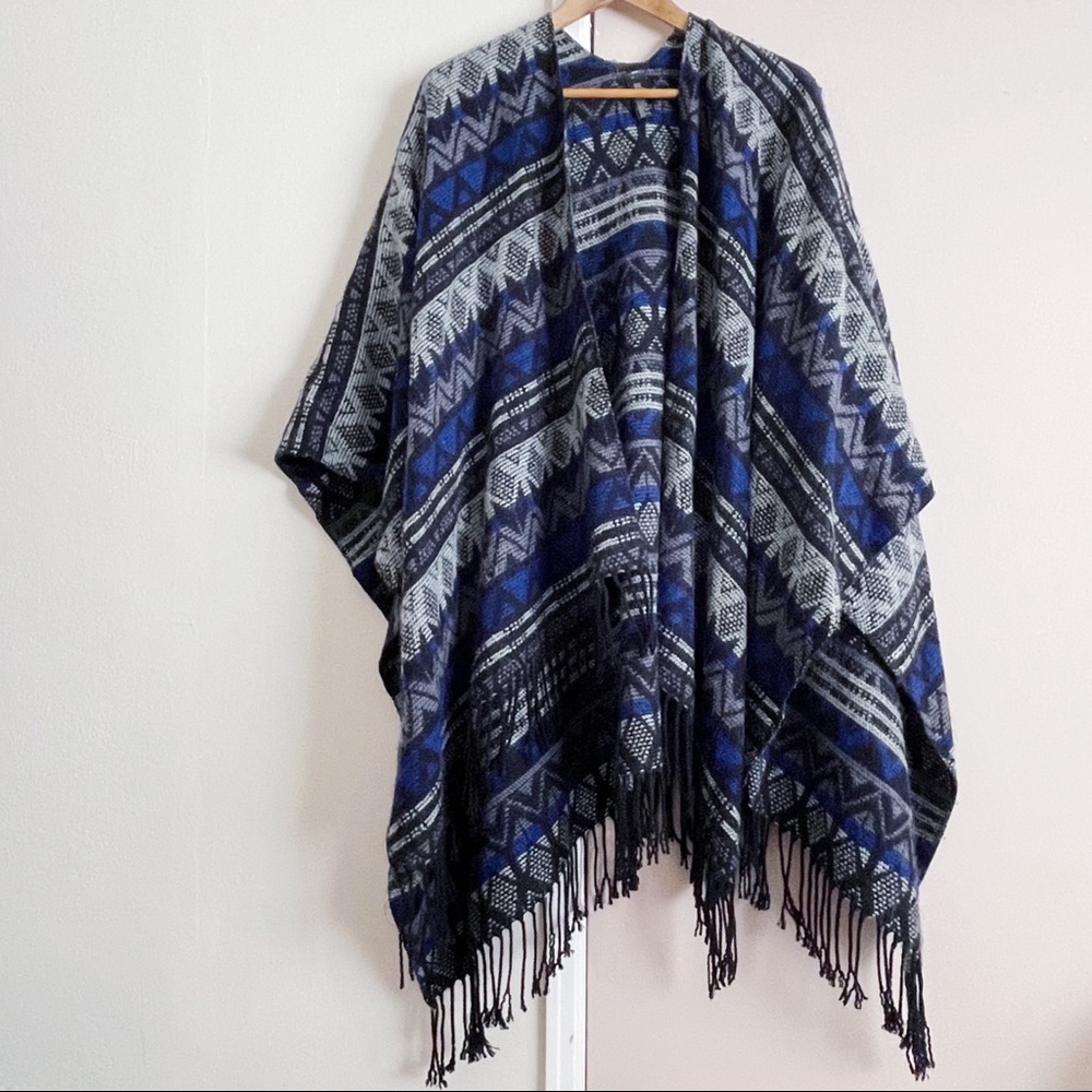 ✨ sold ✨ tribal print poncho wrap